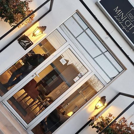 Minicity Inn Belgrade Exterior photo